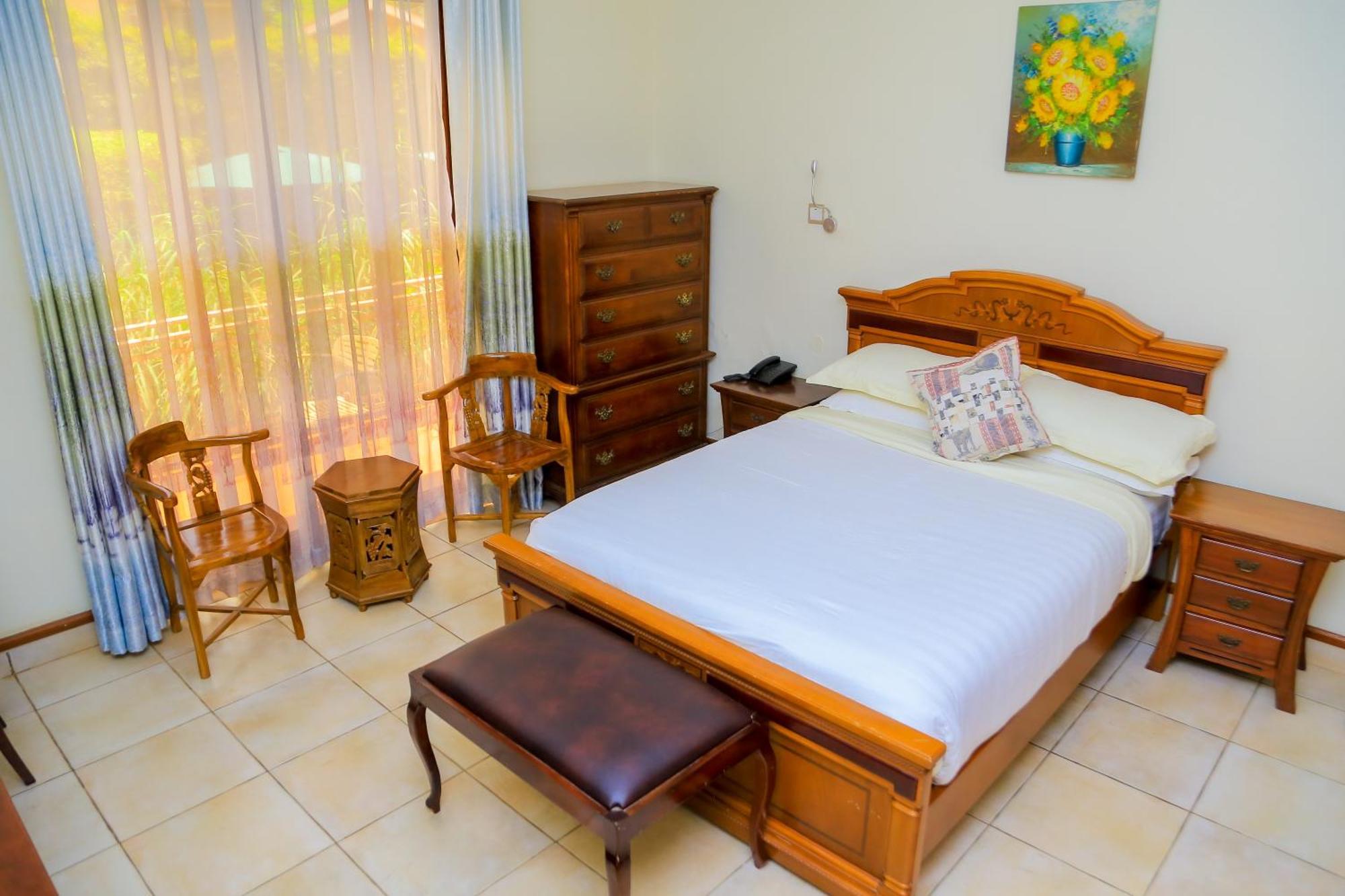 Shangri-La Hotel Muyenga Bugolobi 외부 사진