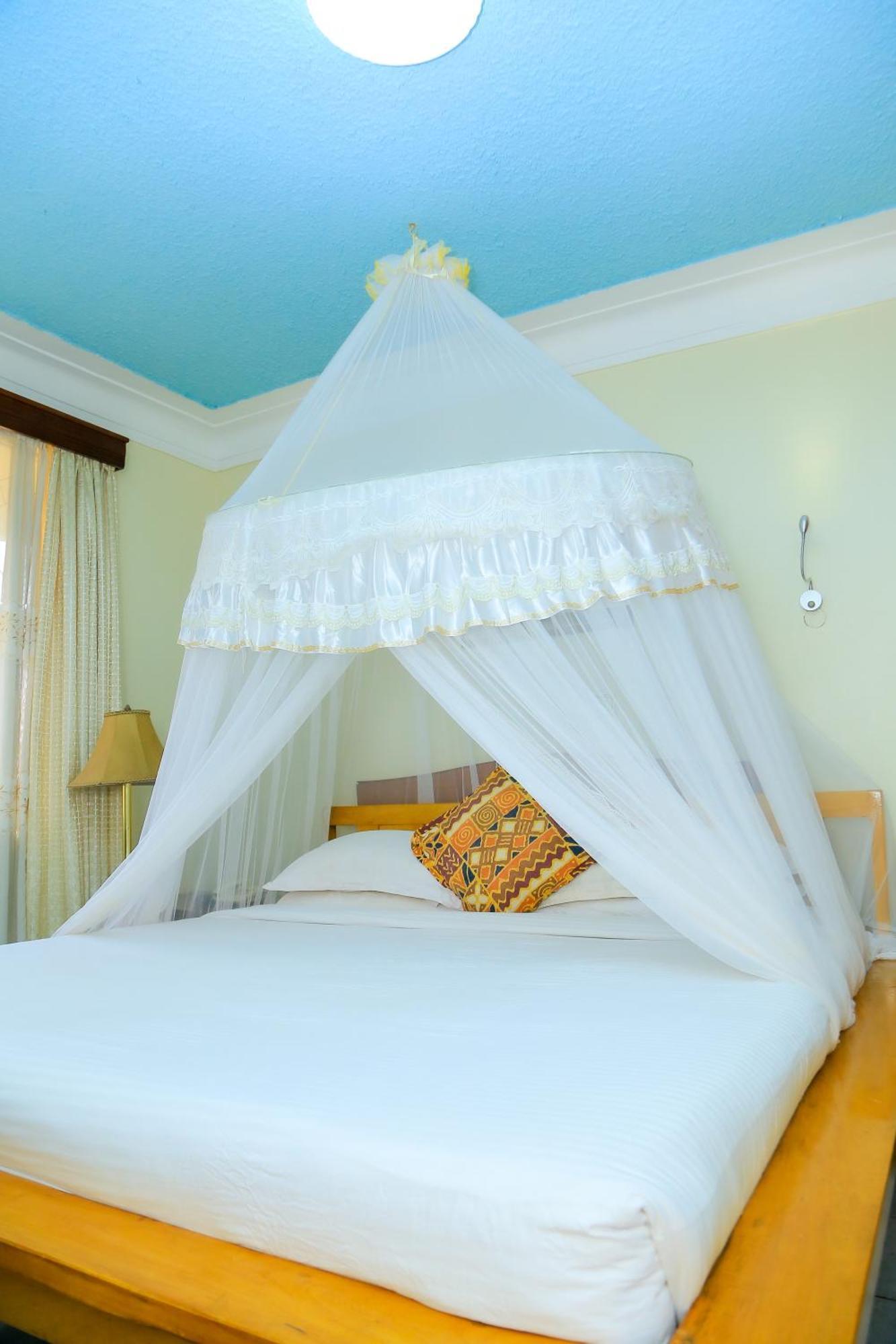 Shangri-La Hotel Muyenga Bugolobi 외부 사진