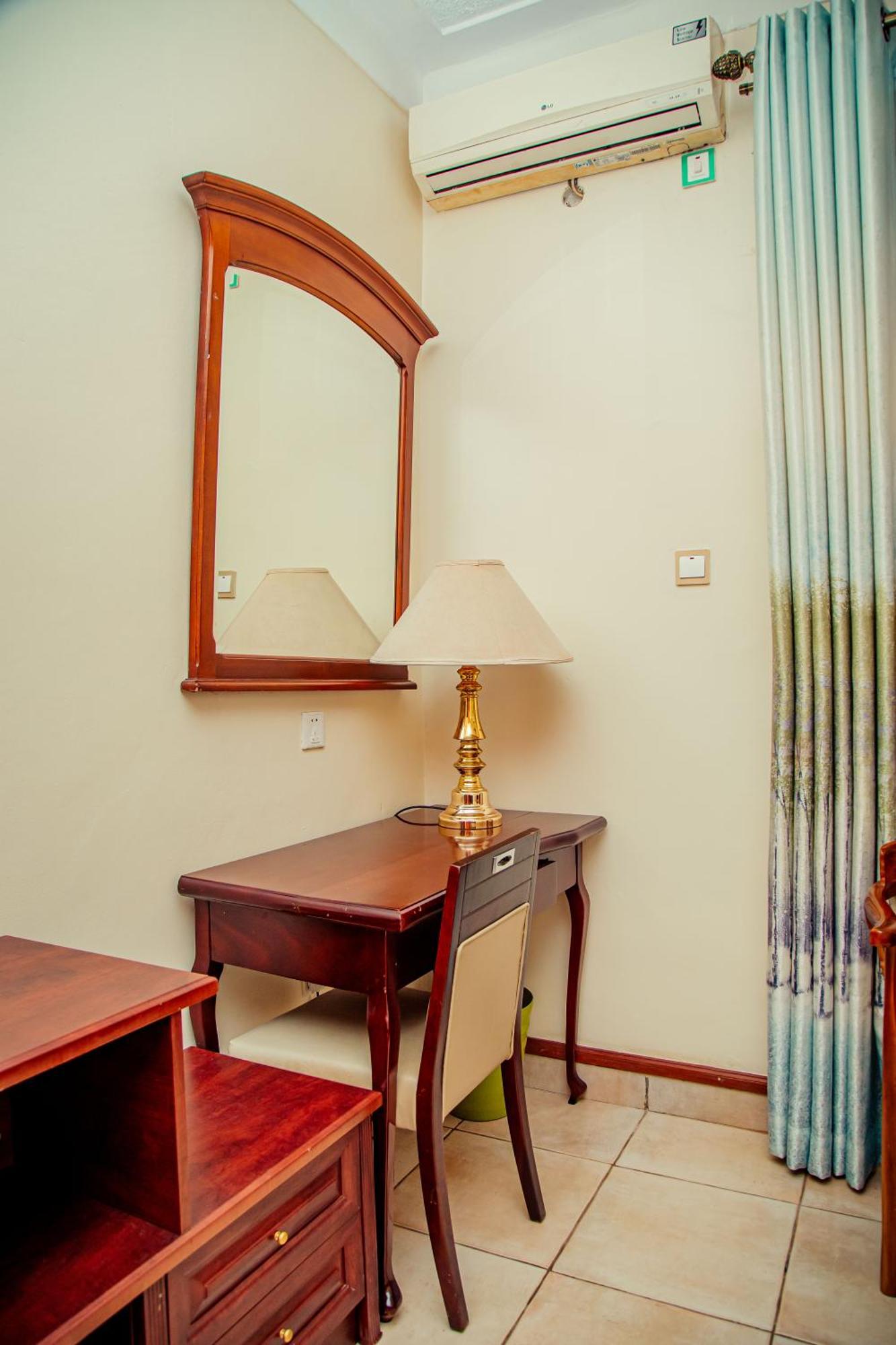 Shangri-La Hotel Muyenga Bugolobi 외부 사진